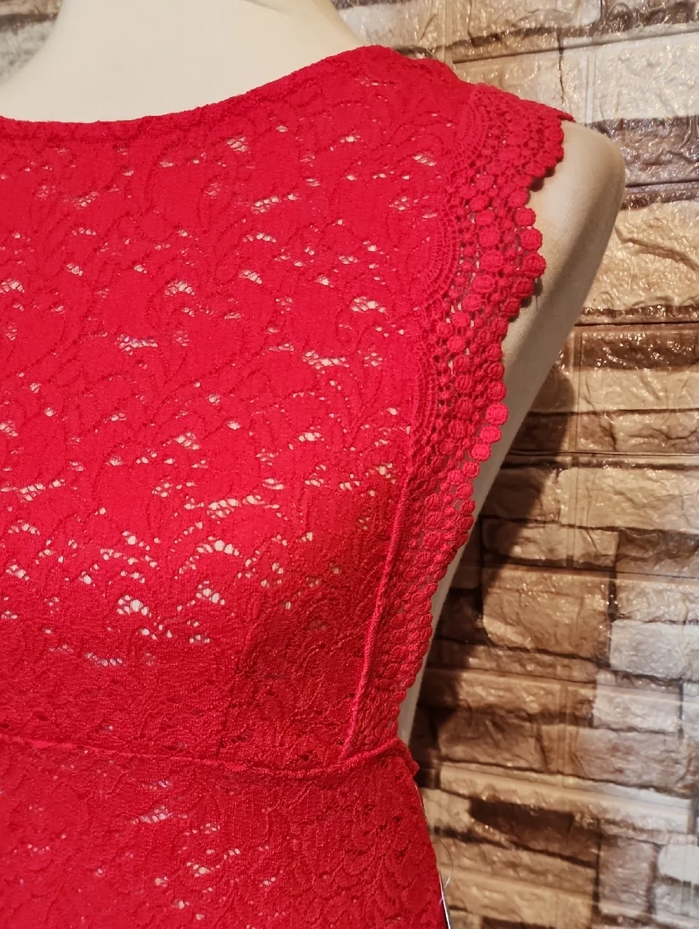 Free People Intimately Red Lace Cap Sleeve Shell Top Brand New